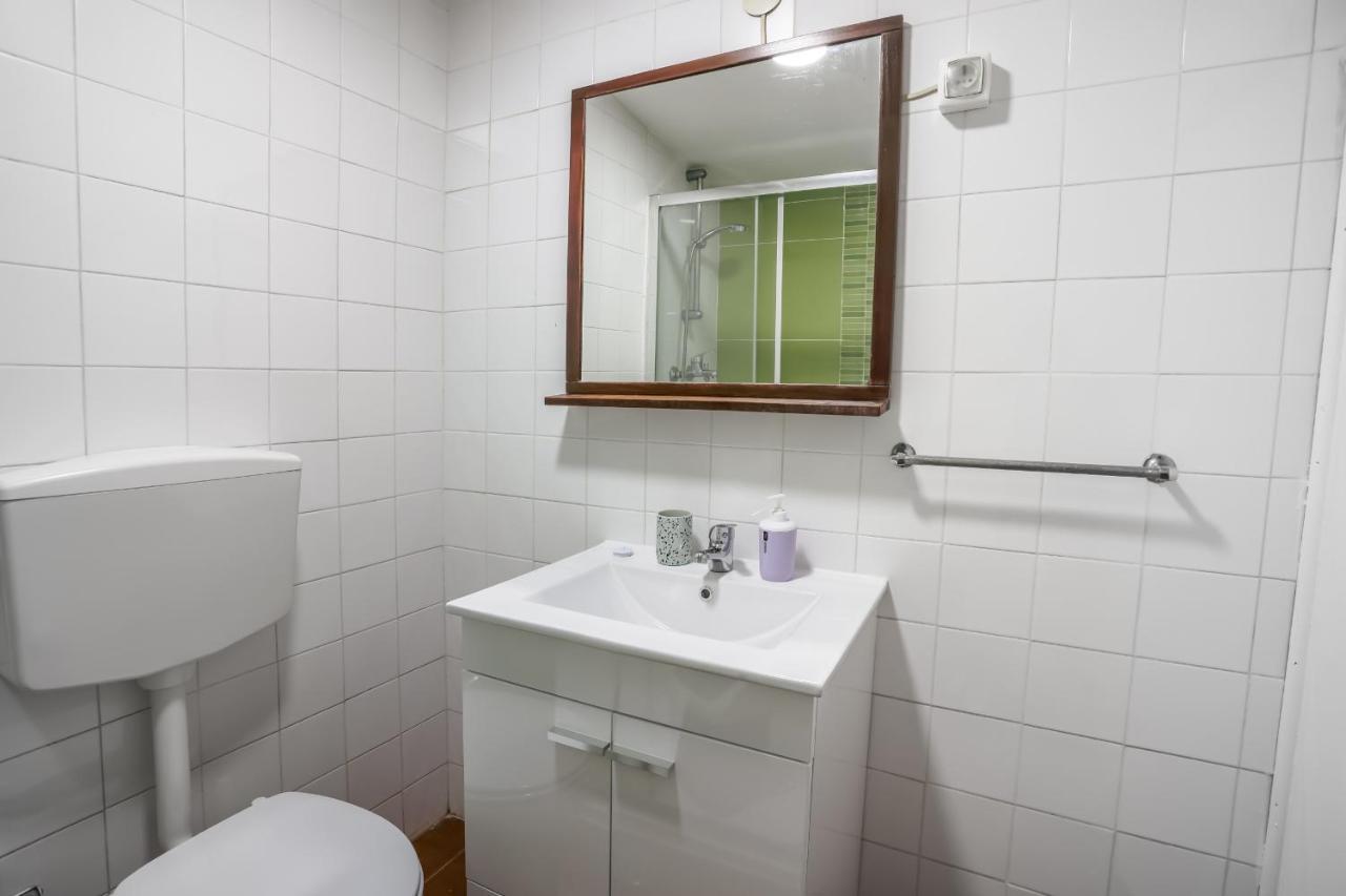 Cozy 3 Bedroom Apt In Lively Bairro Alto Lisbon Luaran gambar