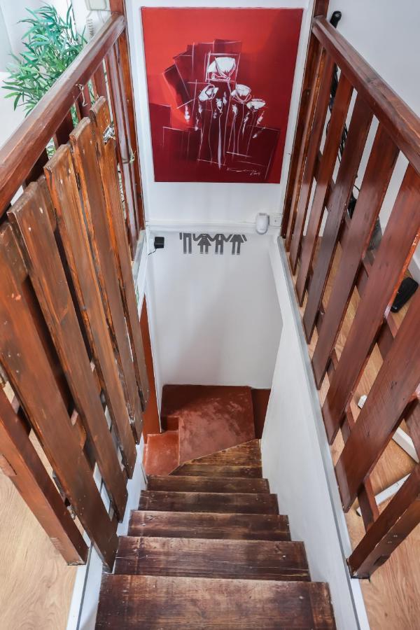 Cozy 3 Bedroom Apt In Lively Bairro Alto Lisbon Luaran gambar