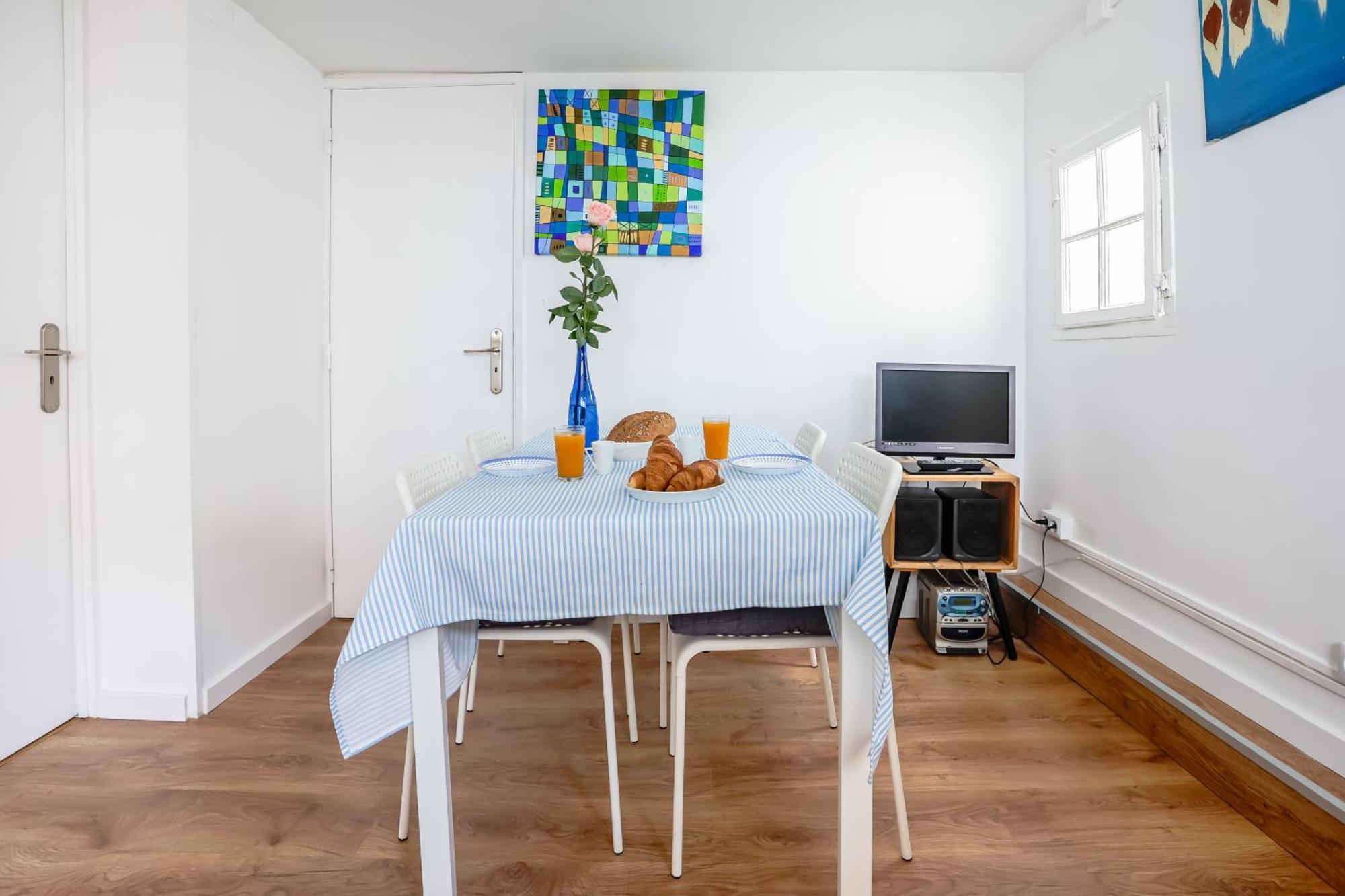 Cozy 3 Bedroom Apt In Lively Bairro Alto Lisbon Luaran gambar