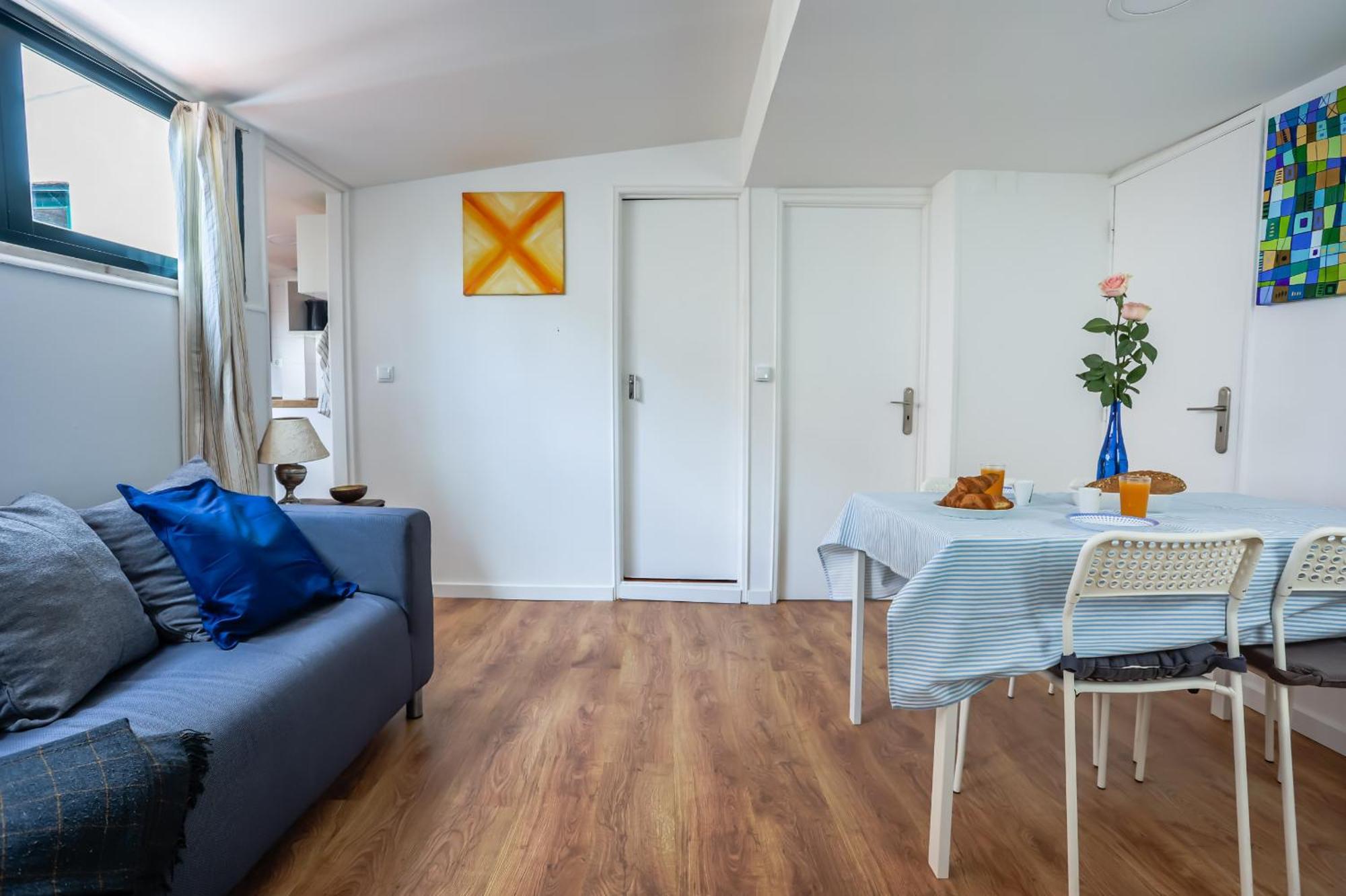 Cozy 3 Bedroom Apt In Lively Bairro Alto Lisbon Luaran gambar